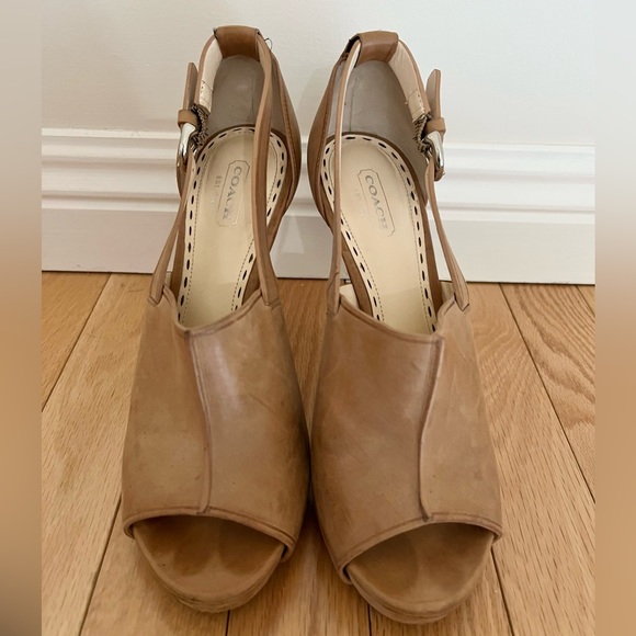 Tan Leather Coach Heals - Picture 10 of 10